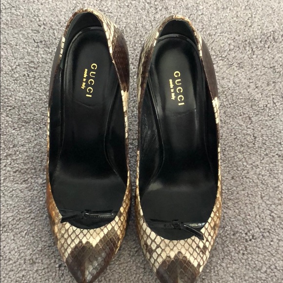 Authentic Gucci Python heels. Hello!!!!! - Picture 4 of 8
